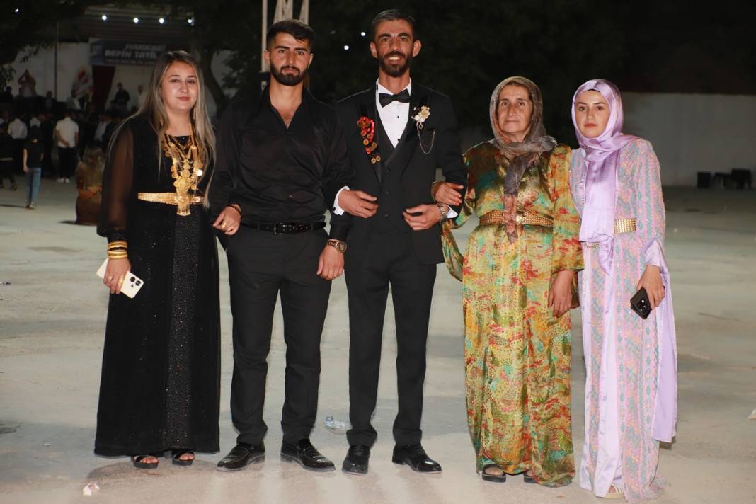 Er Ailesinin Görkemli Düğünü 60