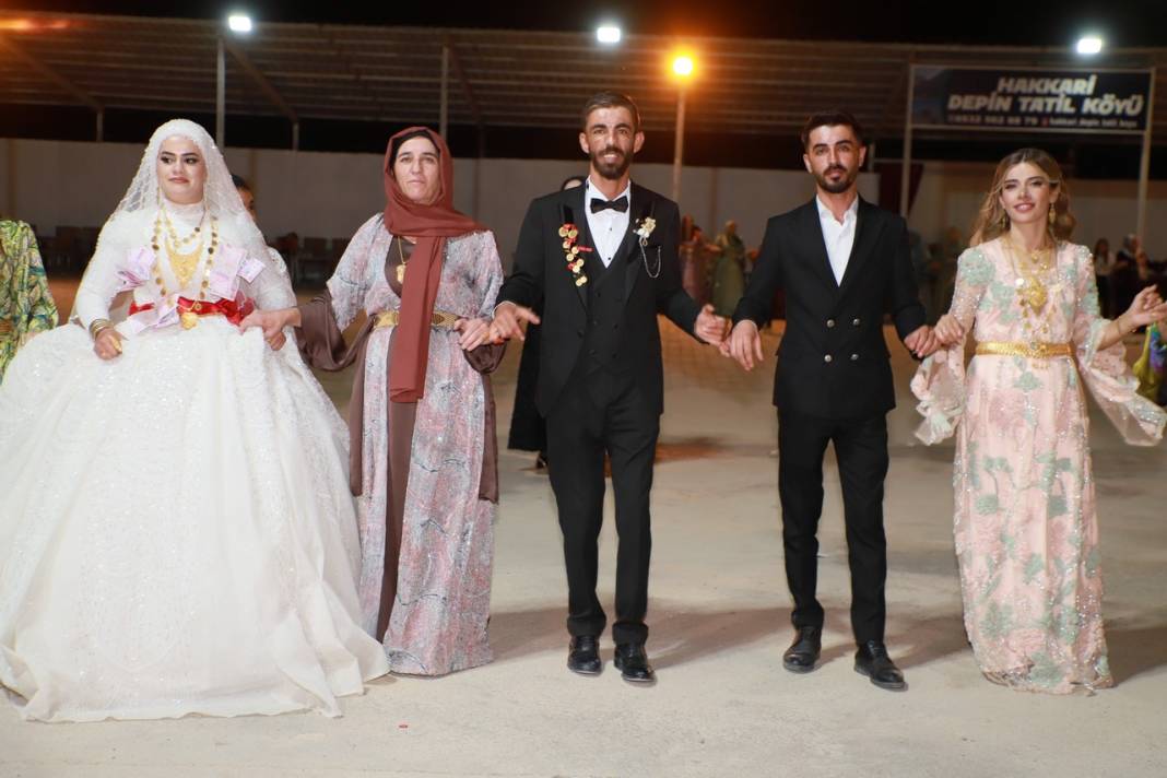 Er Ailesinin Görkemli Düğünü 74