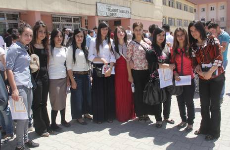 Ticaret Meslek Lisesi karne dağıtımı 7