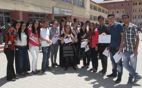 Ticaret Meslek Lisesi karne dağıtımı 8