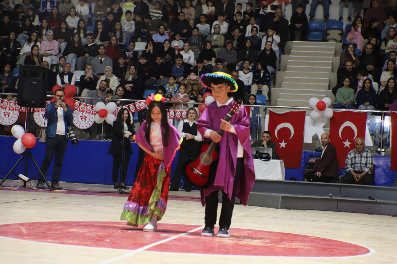 Hakkâri’de 23 Nisan coşkusu Zirve Yaptı 35