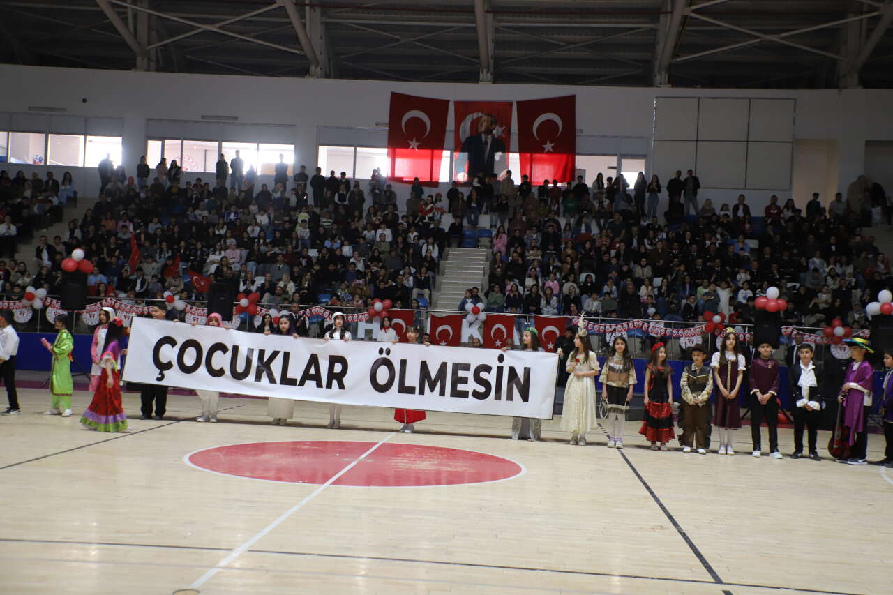 Hakkâri’de 23 Nisan coşkusu Zirve Yaptı 33