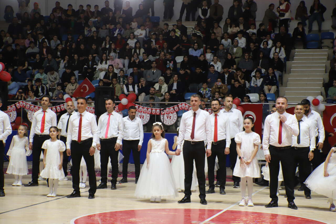 Hakkâri’de 23 Nisan coşkusu Zirve Yaptı 31