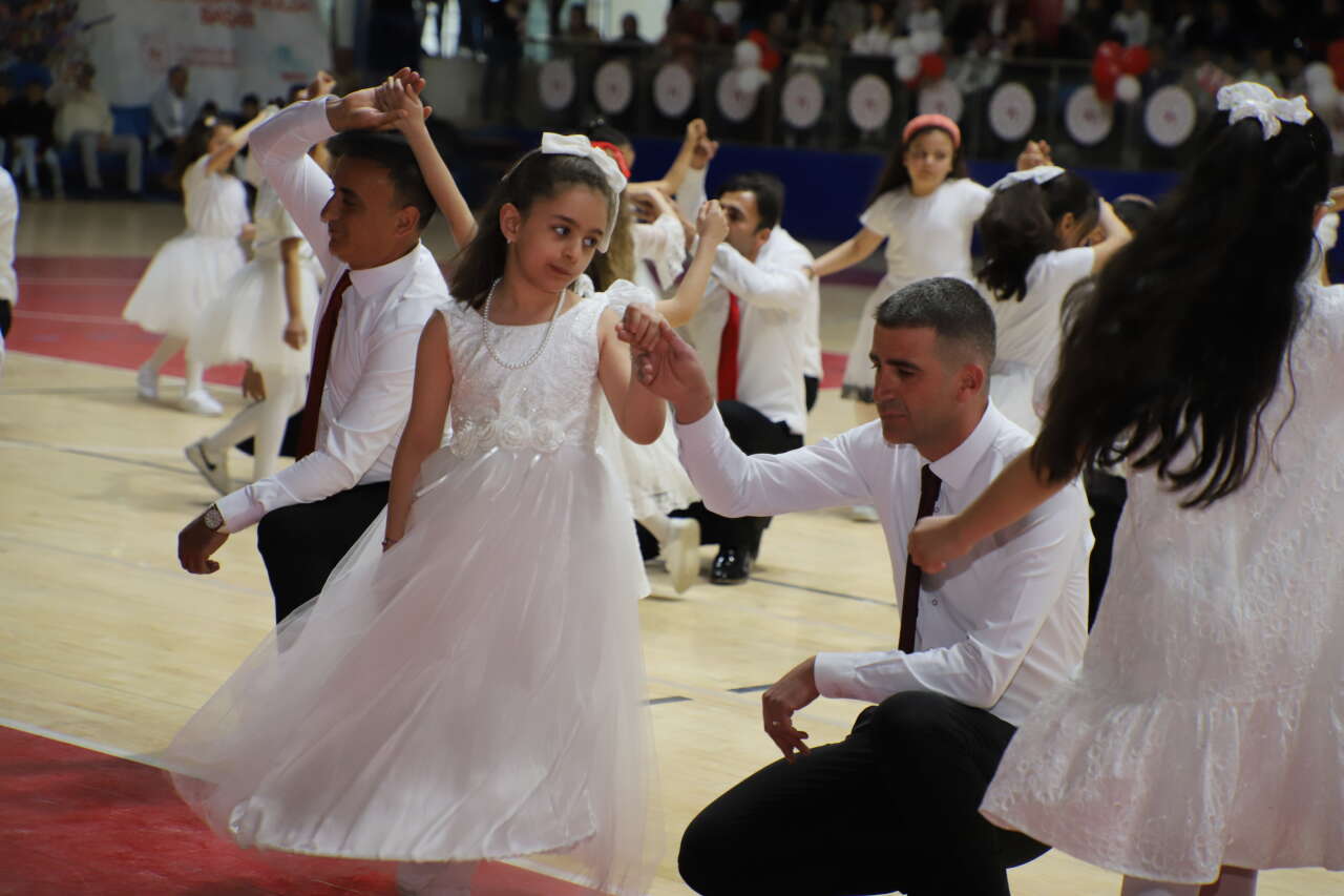 Hakkâri’de 23 Nisan coşkusu Zirve Yaptı 26