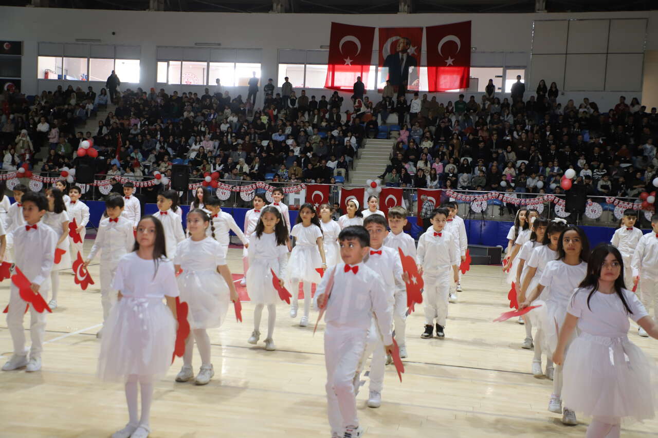 Hakkâri’de 23 Nisan coşkusu Zirve Yaptı 20