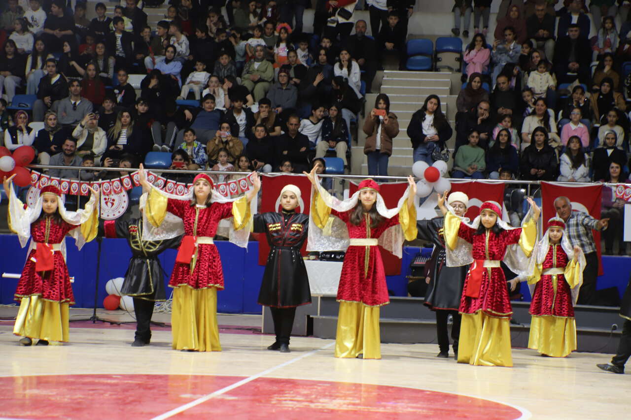 Hakkâri’de 23 Nisan coşkusu Zirve Yaptı 15