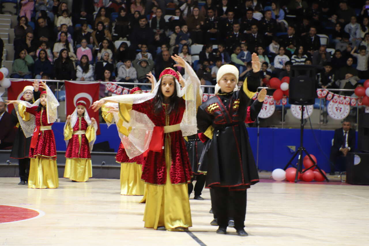 Hakkâri’de 23 Nisan coşkusu Zirve Yaptı 17