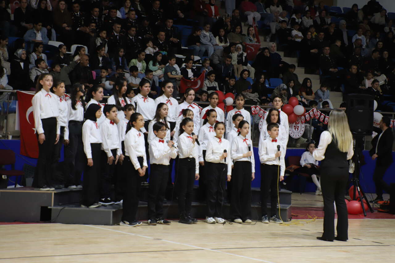 Hakkâri’de 23 Nisan coşkusu Zirve Yaptı 11