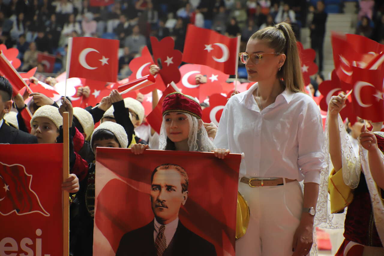 Hakkâri’de 23 Nisan coşkusu Zirve Yaptı 12