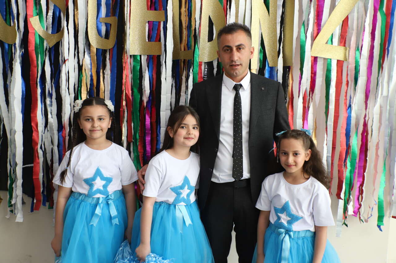 Vali İdris Akbıyık İlkokulu 23 Nisan etkinliği (Foto/Galeri) 22