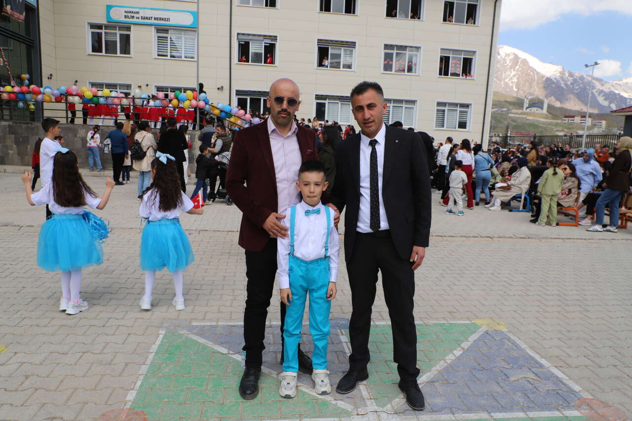 Vali İdris Akbıyık İlkokulu 23 Nisan etkinliği (Foto/Galeri) 5