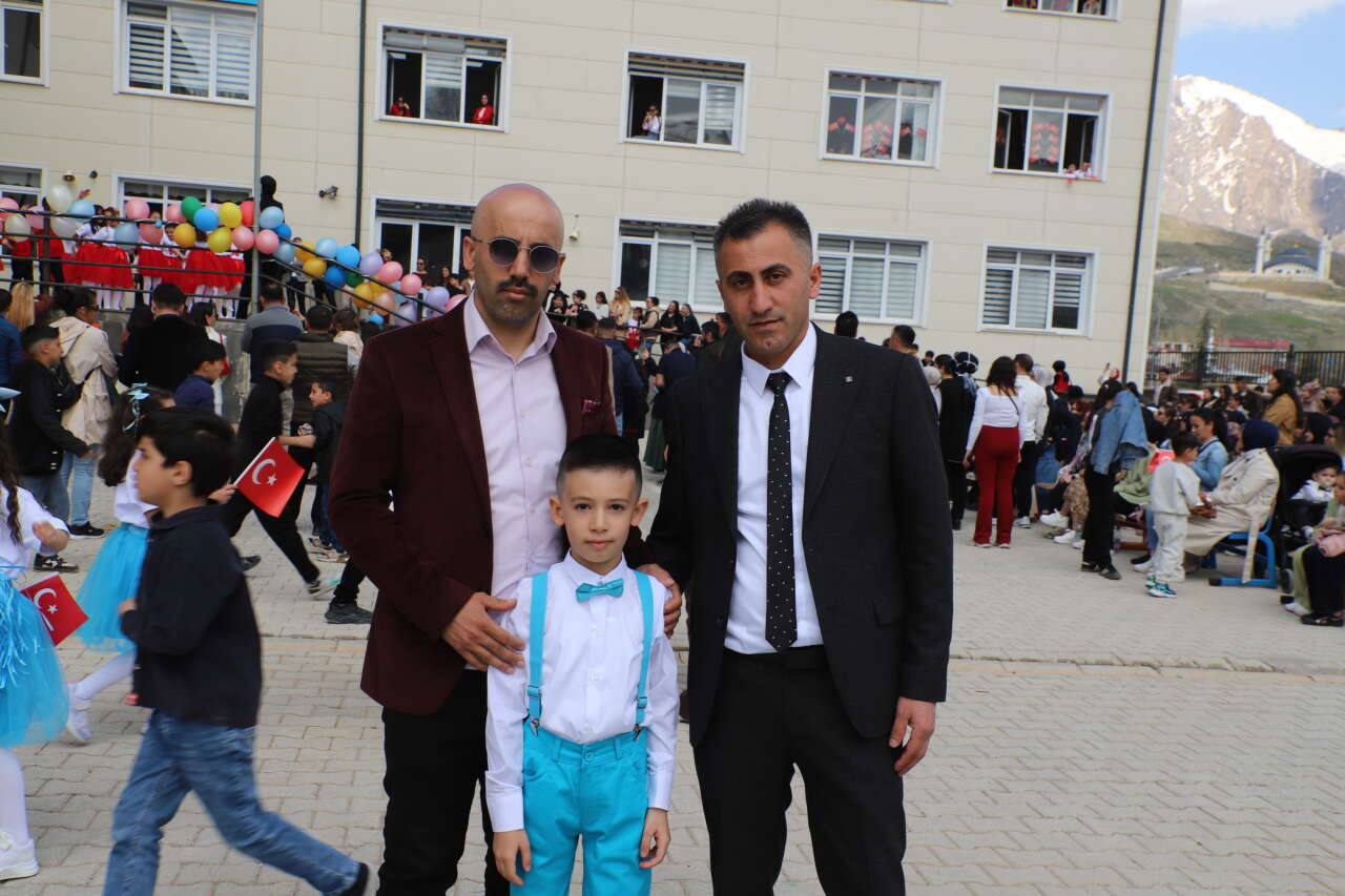 Vali İdris Akbıyık İlkokulu 23 Nisan etkinliği (Foto/Galeri) 4