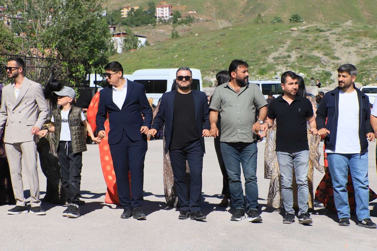 Akmaz Ailesinin Görkemli Düğünü 76