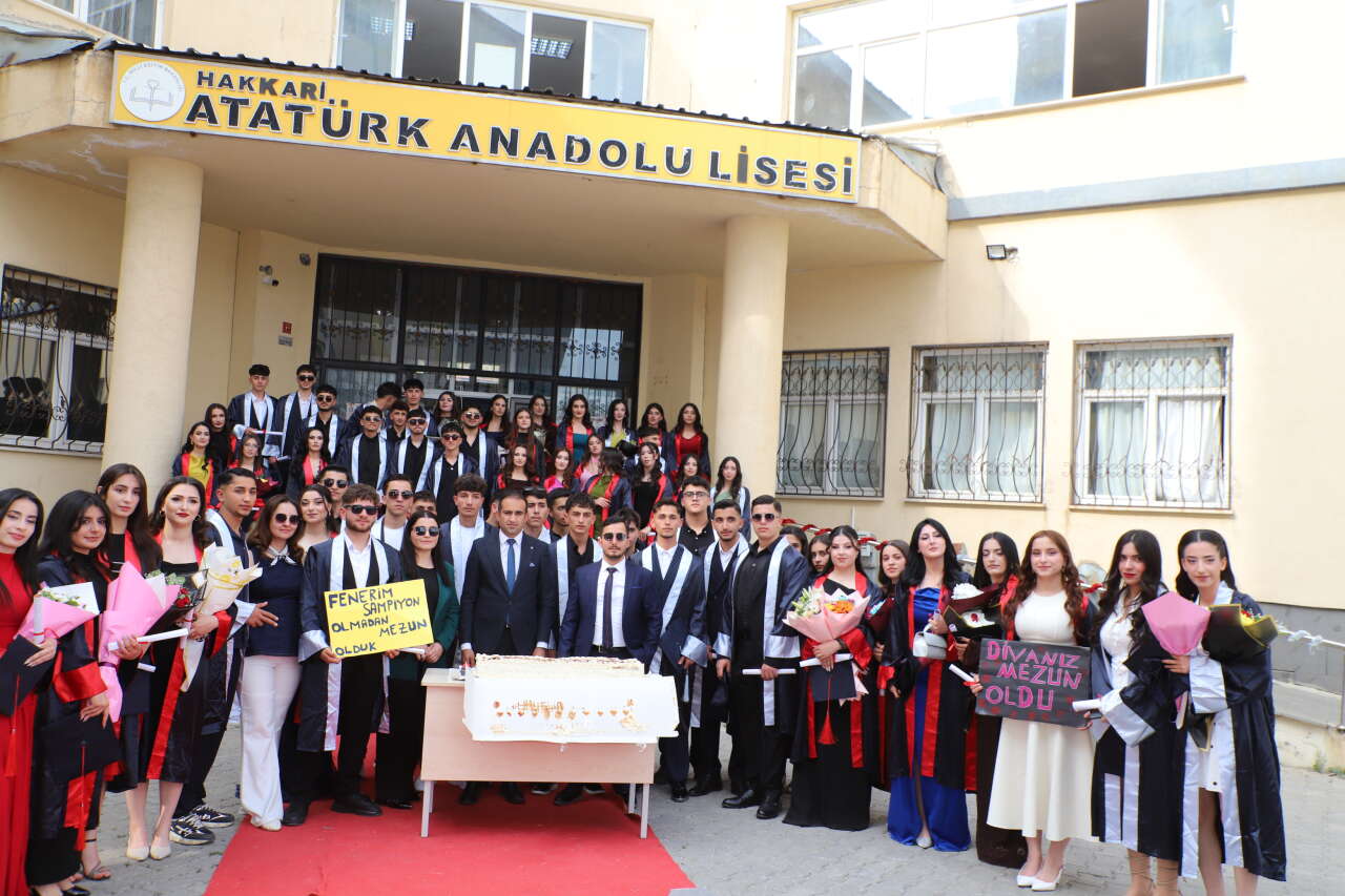 Atatürk Anadolu Lisesi’nde Mezuniyet Heyecanı foto/galeri 24