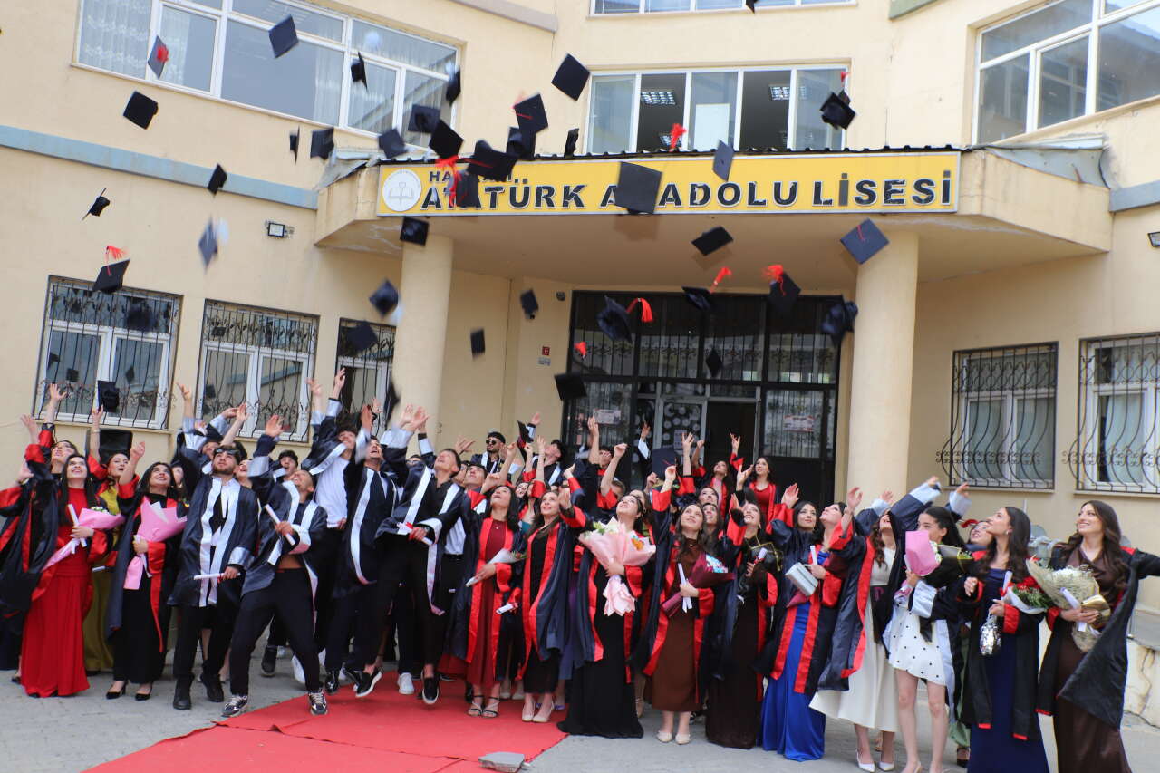 Atatürk Anadolu Lisesi’nde Mezuniyet Heyecanı foto/galeri 14
