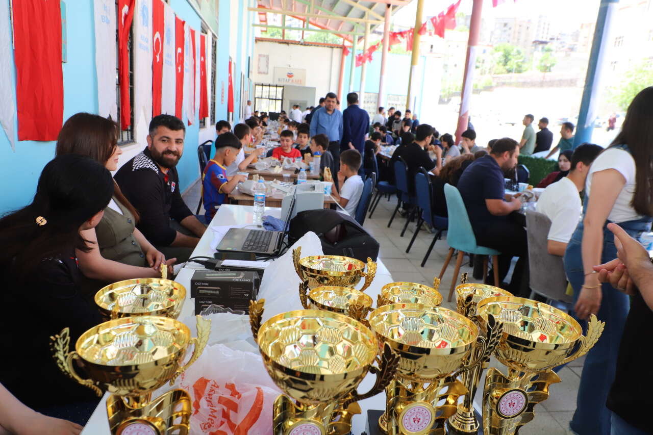 120 Sporcunun Katıldığı Satranç Turnuvası sona erdi 33