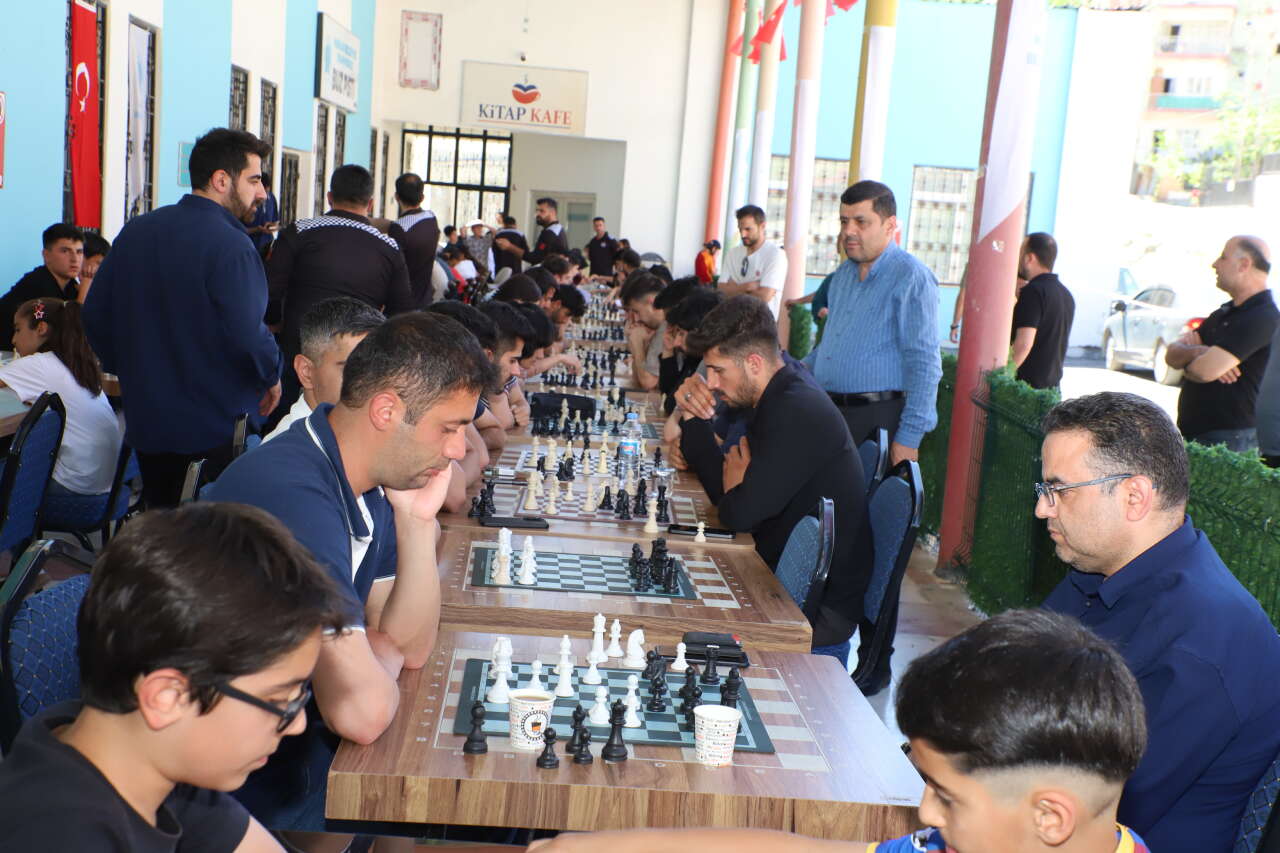 120 Sporcunun Katıldığı Satranç Turnuvası sona erdi 35