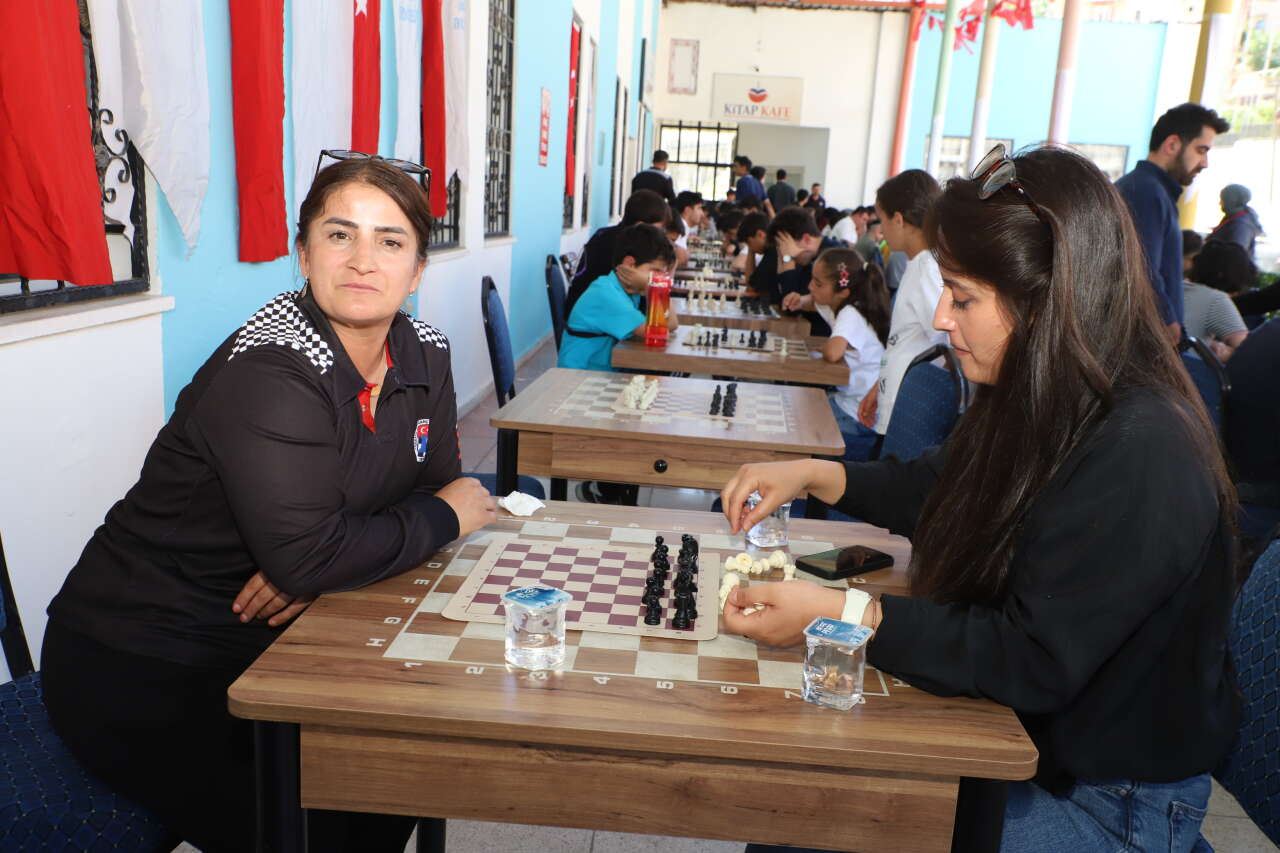 120 Sporcunun Katıldığı Satranç Turnuvası sona erdi 30