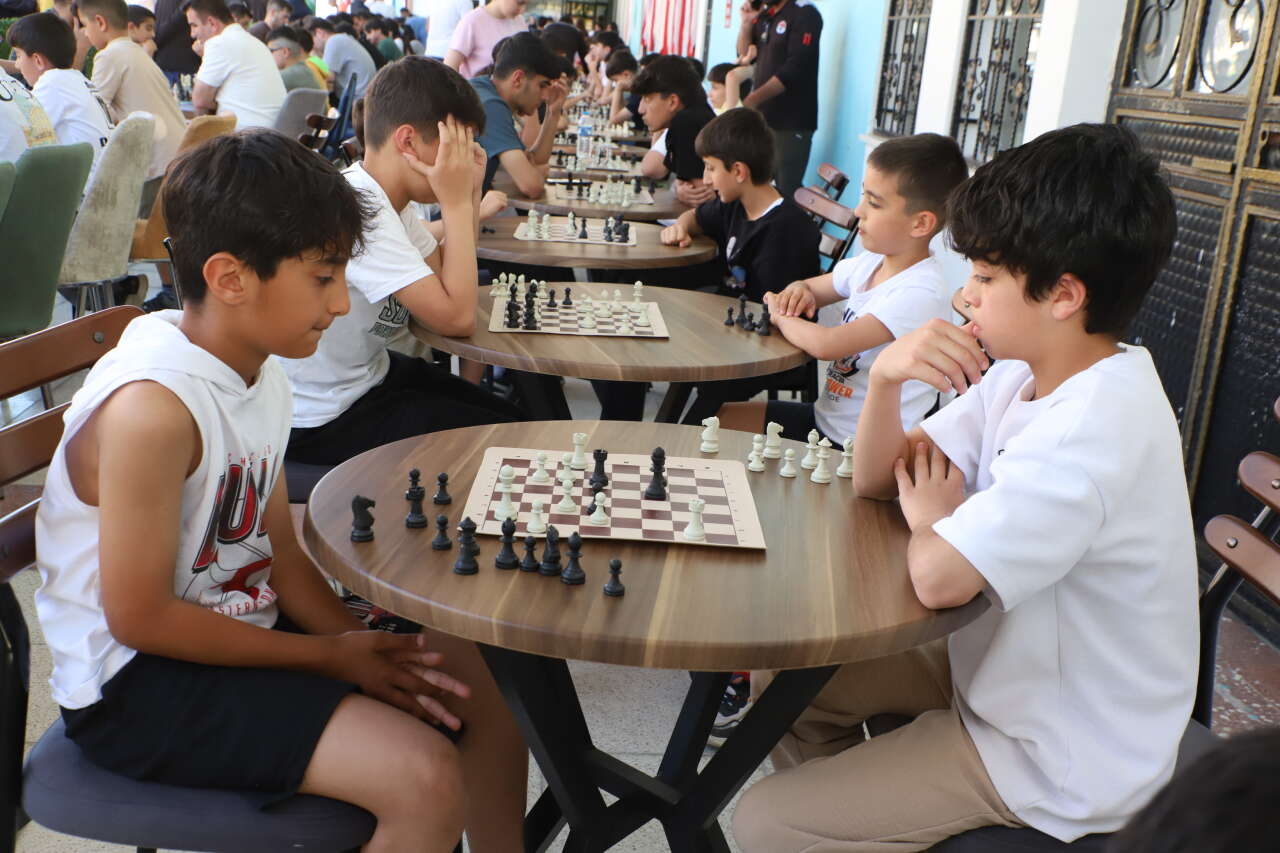 120 Sporcunun Katıldığı Satranç Turnuvası sona erdi 26