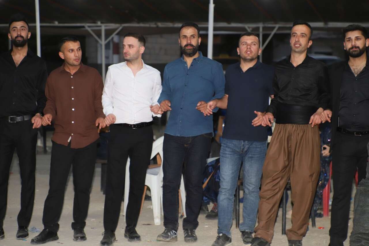 Dayan Ailesinin Mutlu Günü 14