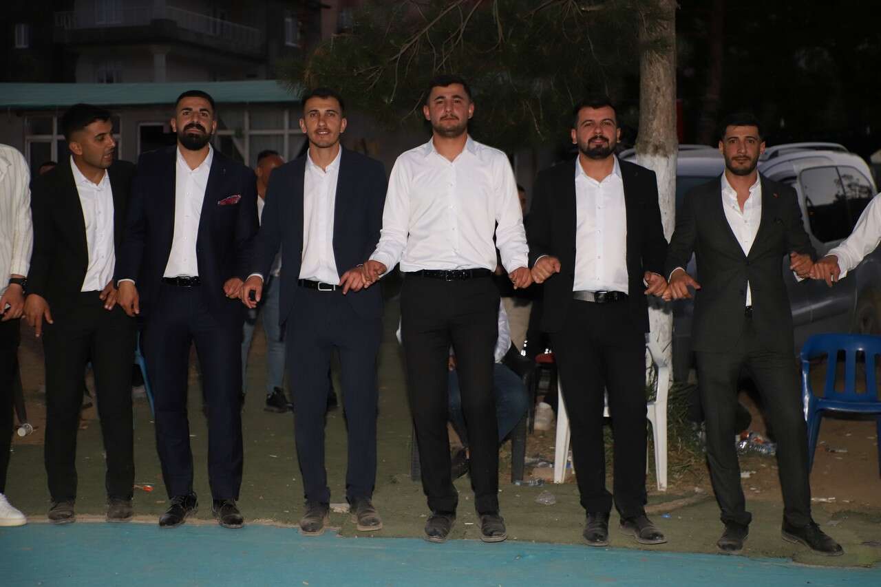 Dayan Ailesinin Mutlu Günü 17