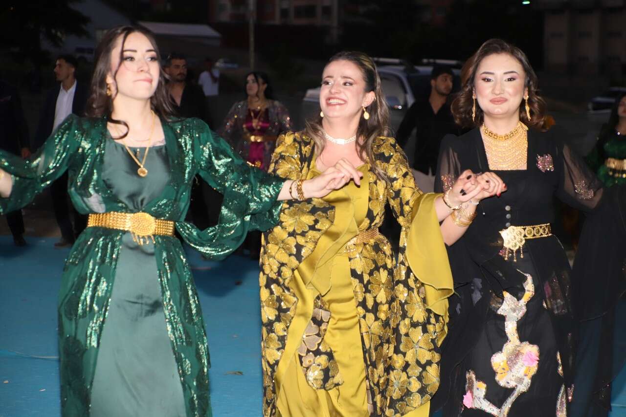 Dayan Ailesinin Mutlu Günü 19