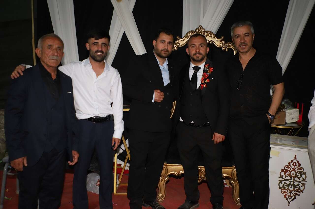 Dayan Ailesinin Mutlu Günü 28