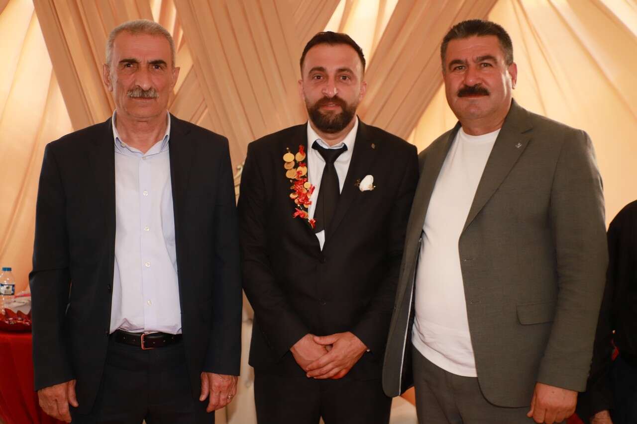 Tenik Ailesinin Görkemli Düğünü 12
