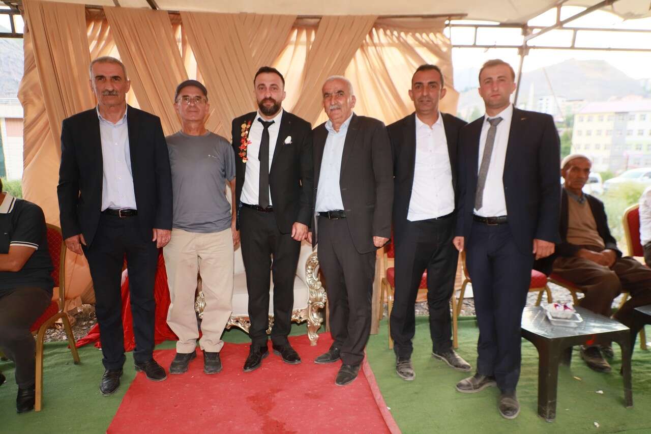 Tenik Ailesinin Görkemli Düğünü 11