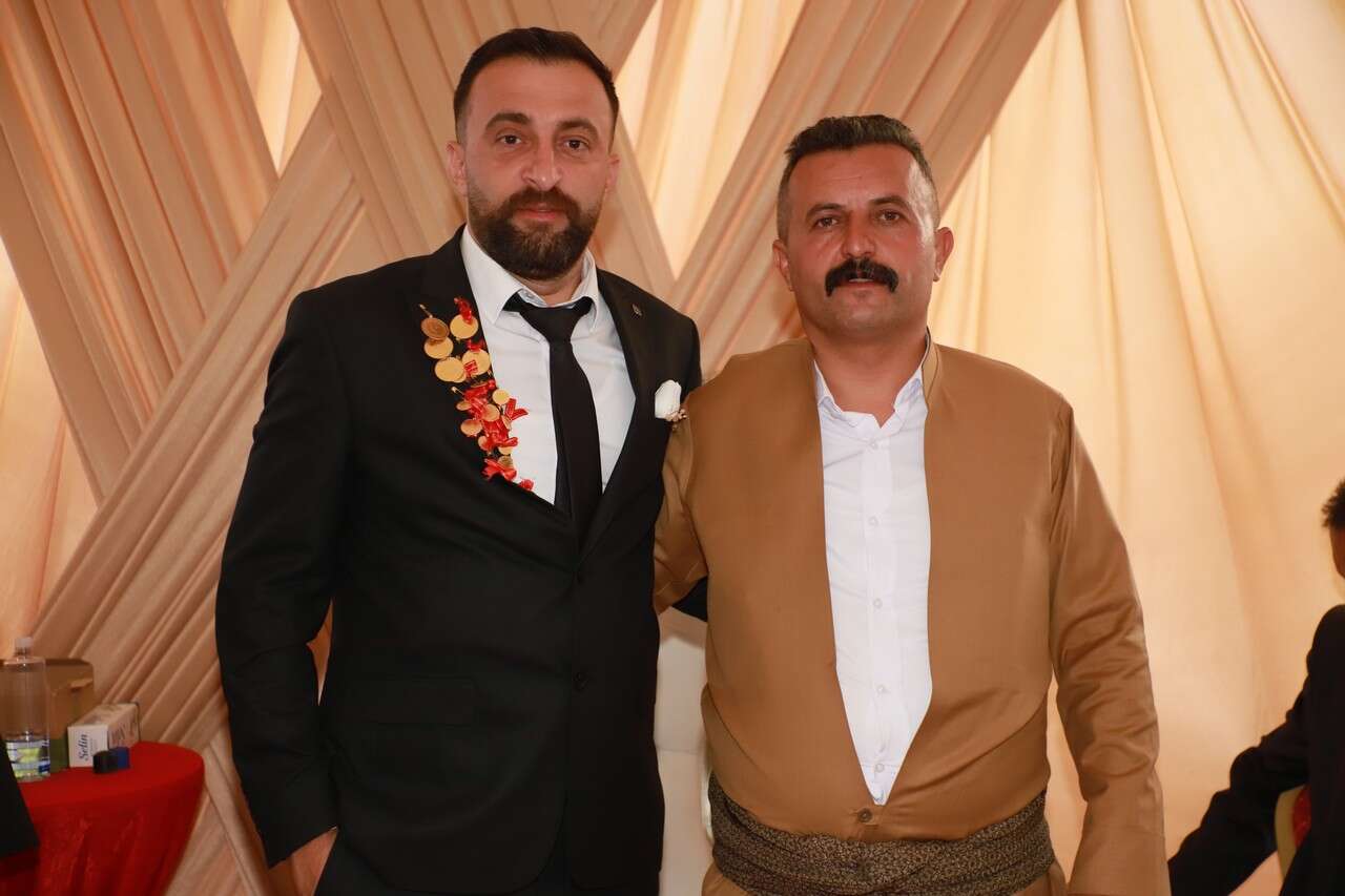 Tenik Ailesinin Görkemli Düğünü 8