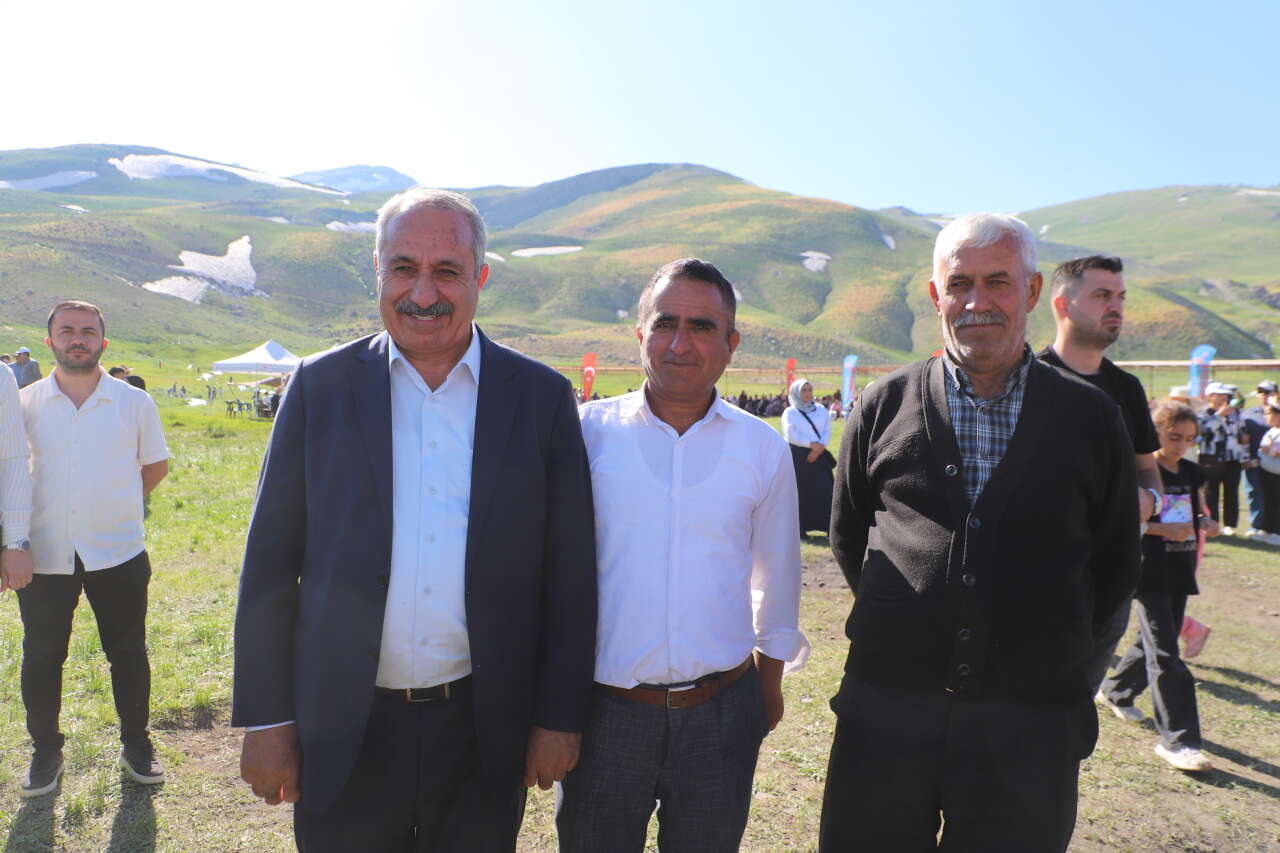 Berçelan Yaylası'nda 2 Bin 500 Kadınla 'Terörsüz Türkiye' Mesajı 28