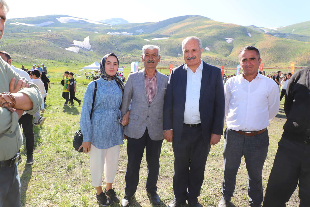 Berçelan Yaylası'nda 2 Bin 500 Kadınla 'Terörsüz Türkiye' Mesajı 25