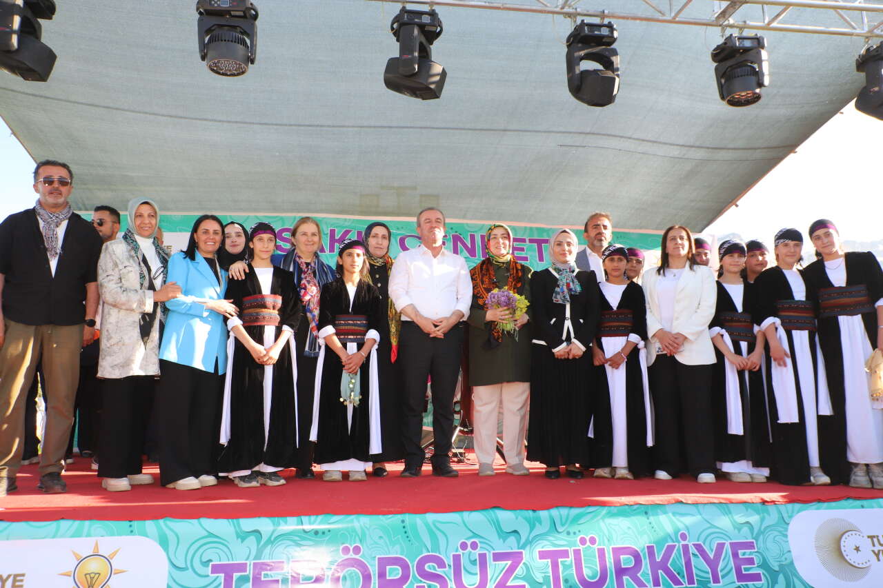 Berçelan Yaylası'nda 2 Bin 500 Kadınla 'Terörsüz Türkiye' Mesajı 13