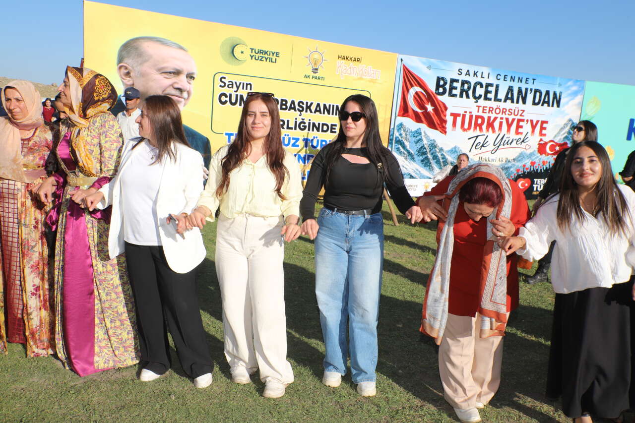 Berçelan Yaylası'nda 2 Bin 500 Kadınla 'Terörsüz Türkiye' Mesajı 5