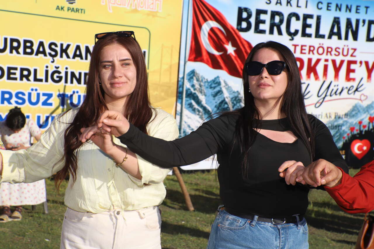Berçelan Yaylası'nda 2 Bin 500 Kadınla 'Terörsüz Türkiye' Mesajı 7