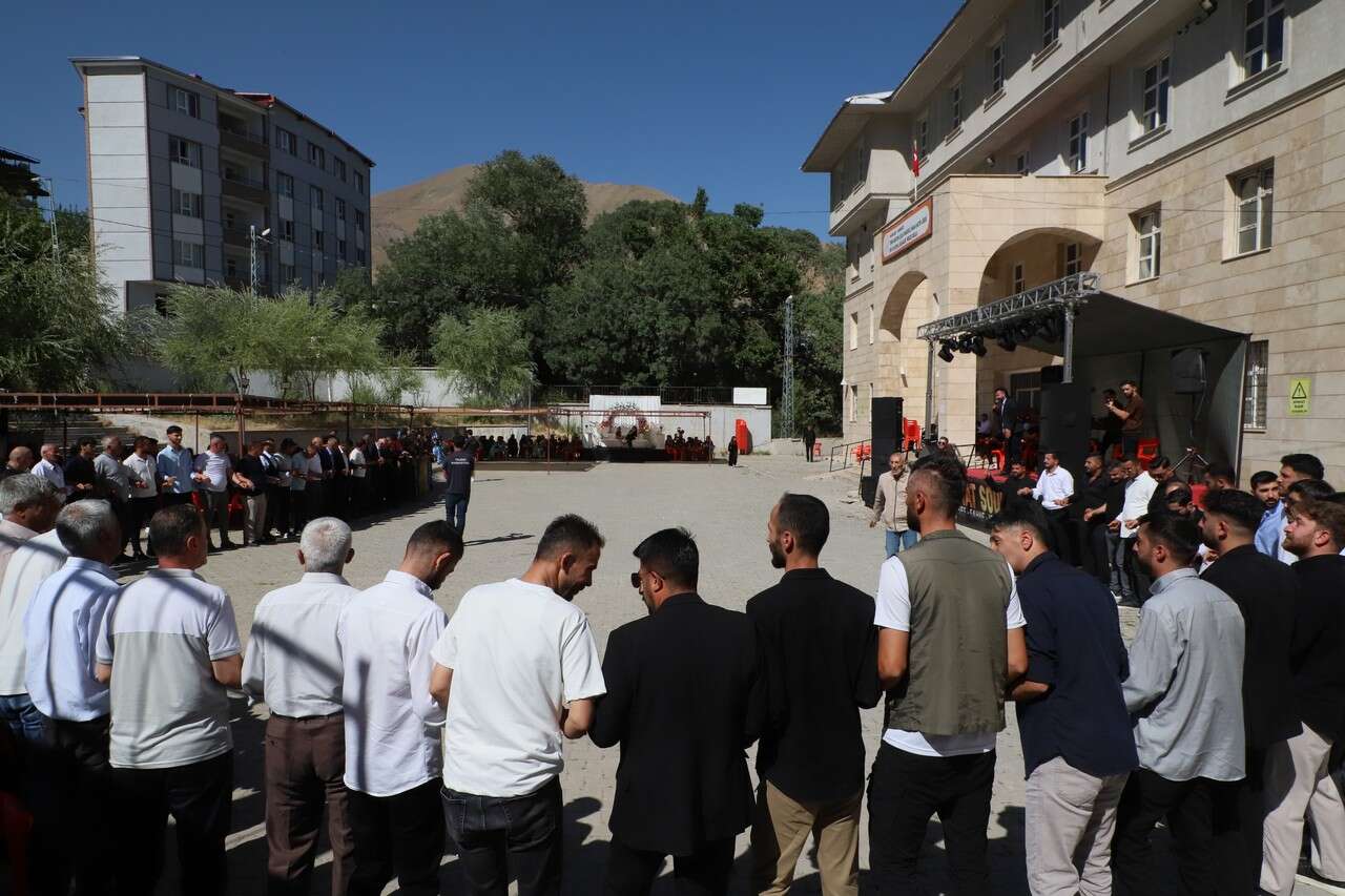 Ertuş Ailesinin Görkemli Düğünü 34