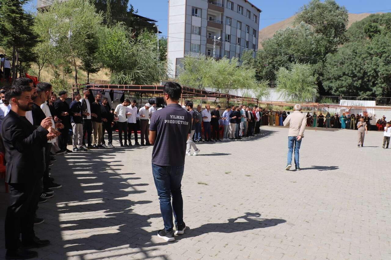 Ertuş Ailesinin Görkemli Düğünü 31
