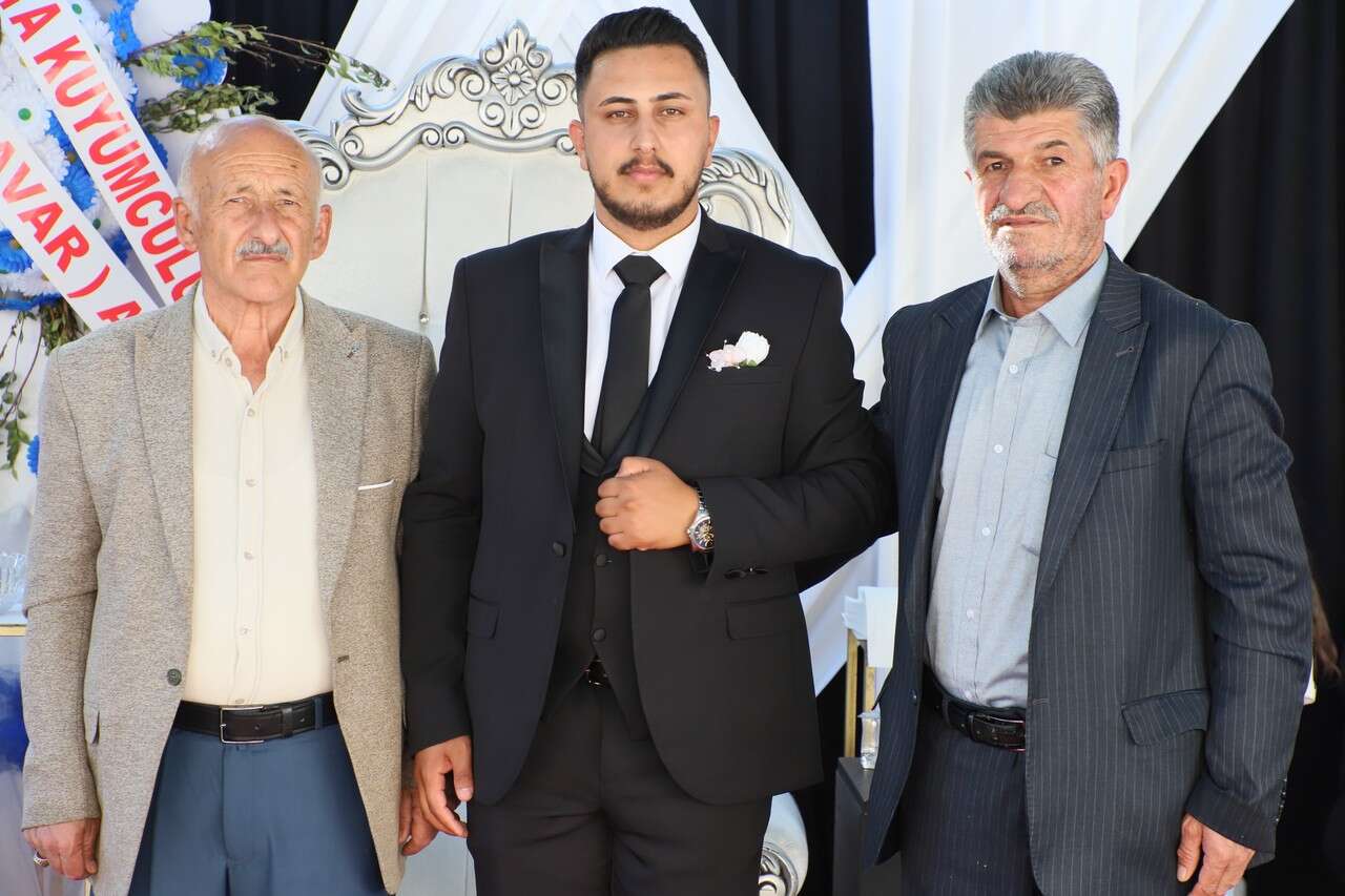 Ertuş Ailesinin Görkemli Düğünü 17