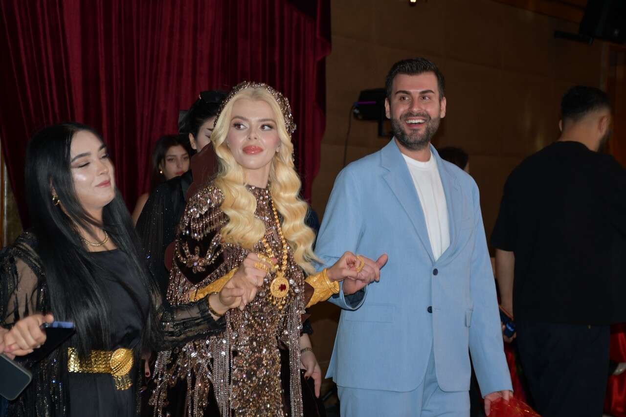Van’da Dillere Destan Düğün: Damada 44 Milyon TL, Geline Kilolarca Altın Takıldı 16
