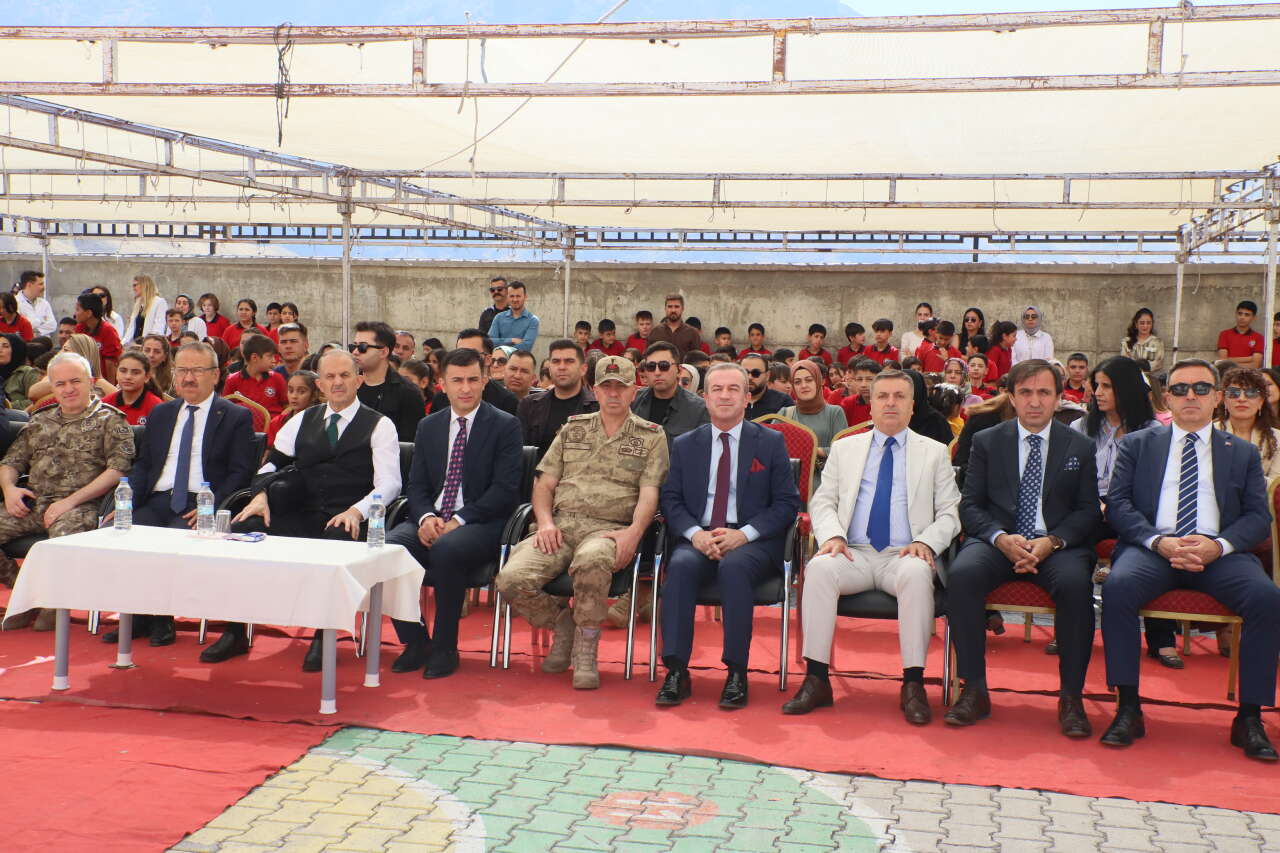 Hakkari’de İlköğretim Haftası coşkusu 18