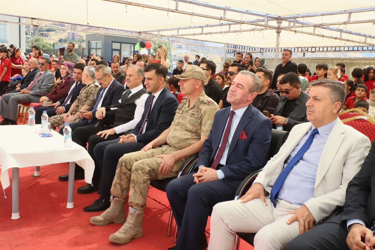 Hakkari’de İlköğretim Haftası coşkusu 14
