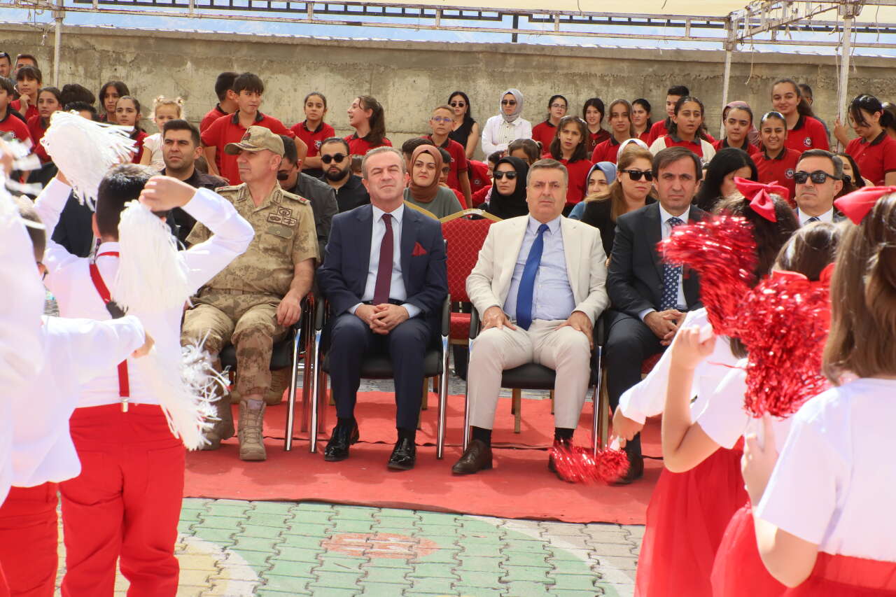 Hakkari’de İlköğretim Haftası coşkusu 11