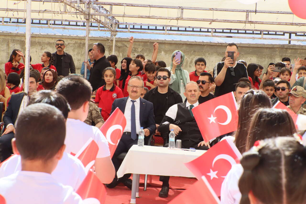 Hakkari’de İlköğretim Haftası coşkusu 9
