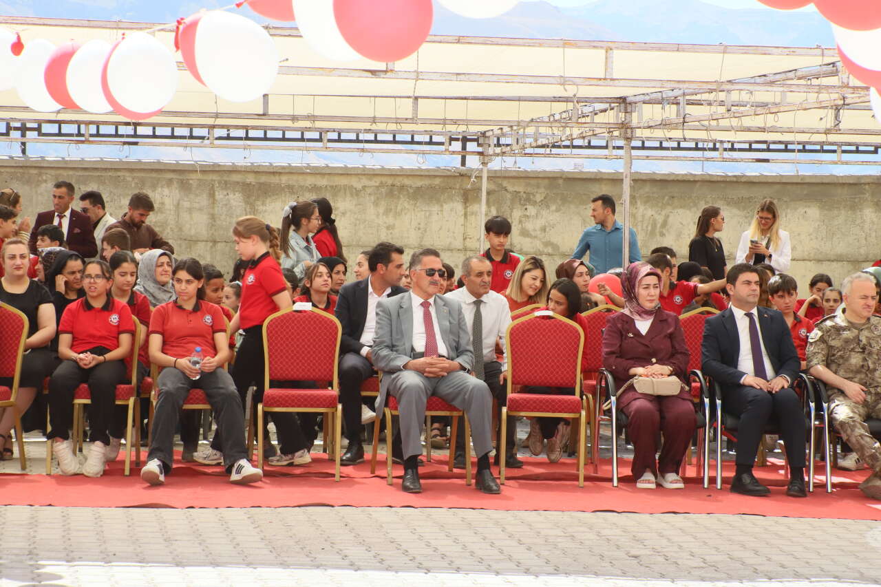 Hakkari’de İlköğretim Haftası coşkusu 7