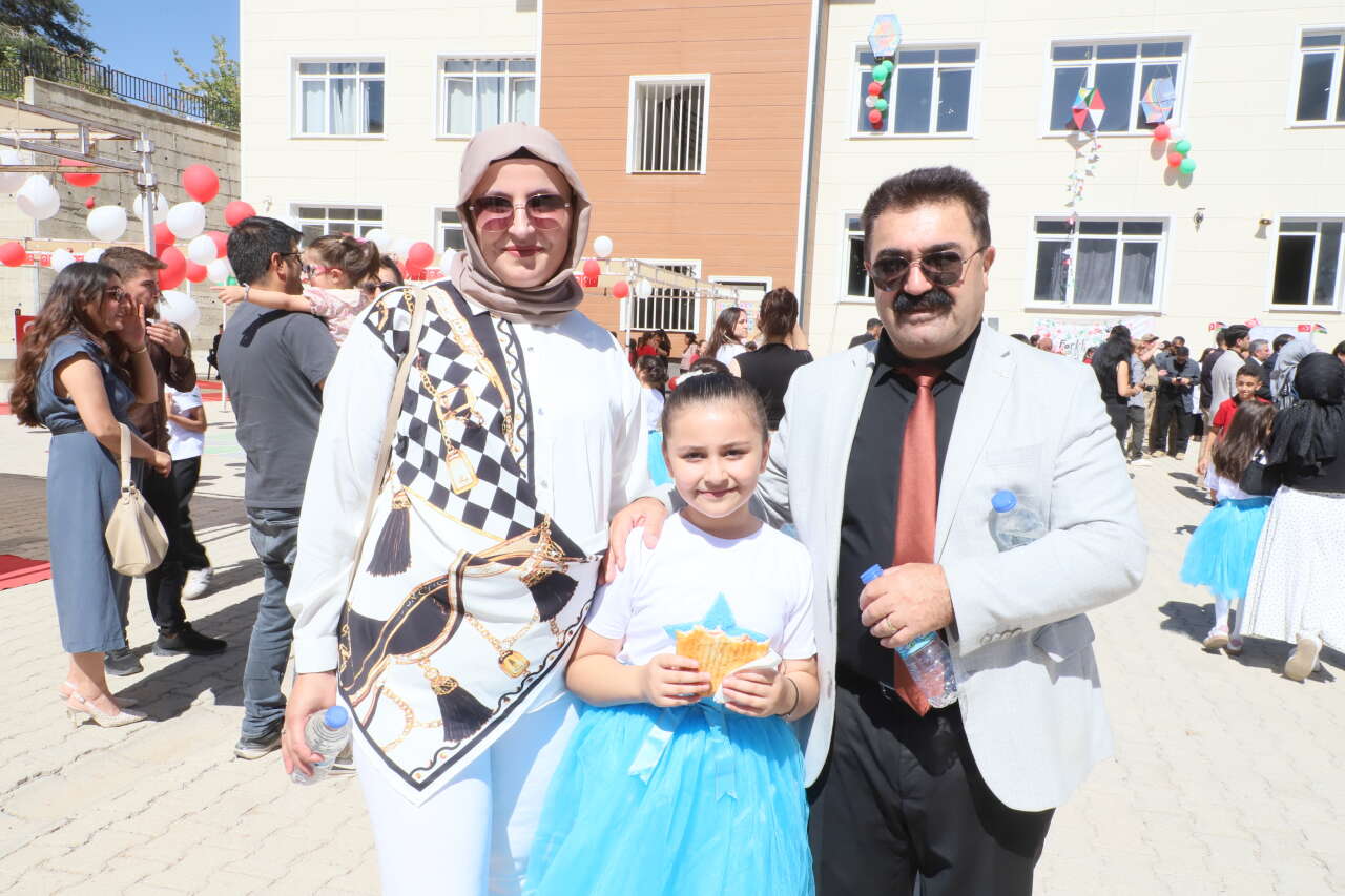 Hakkari’de İlköğretim Haftası coşkusu 1