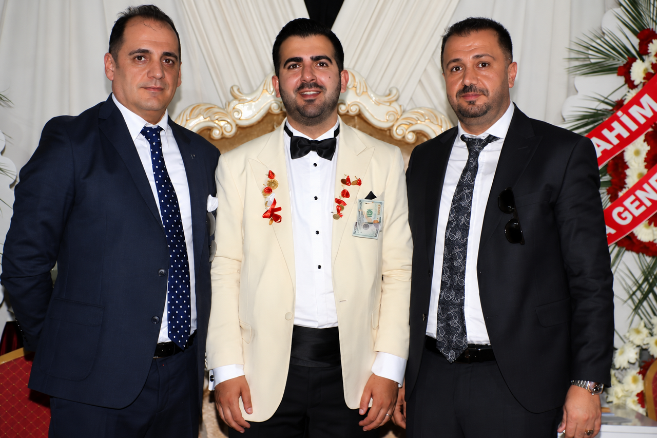 Demir Ailesinin Görkemli Düğünü 52
