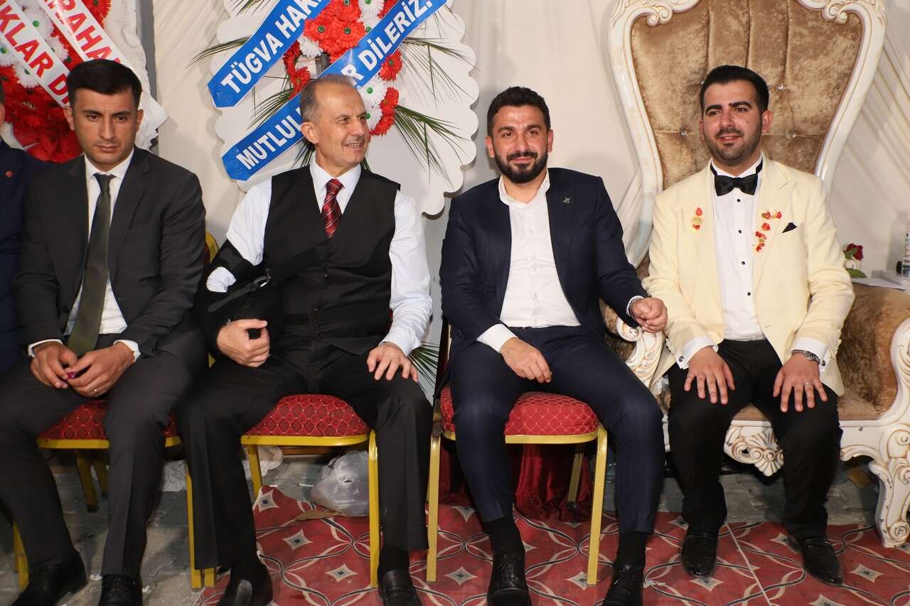 Demir Ailesinin Görkemli Düğünü 15