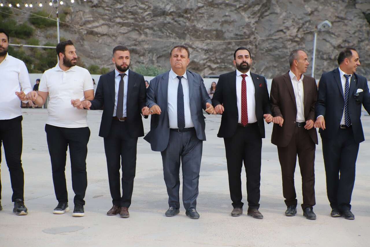 Demir Ailesinin Görkemli Düğünü 35