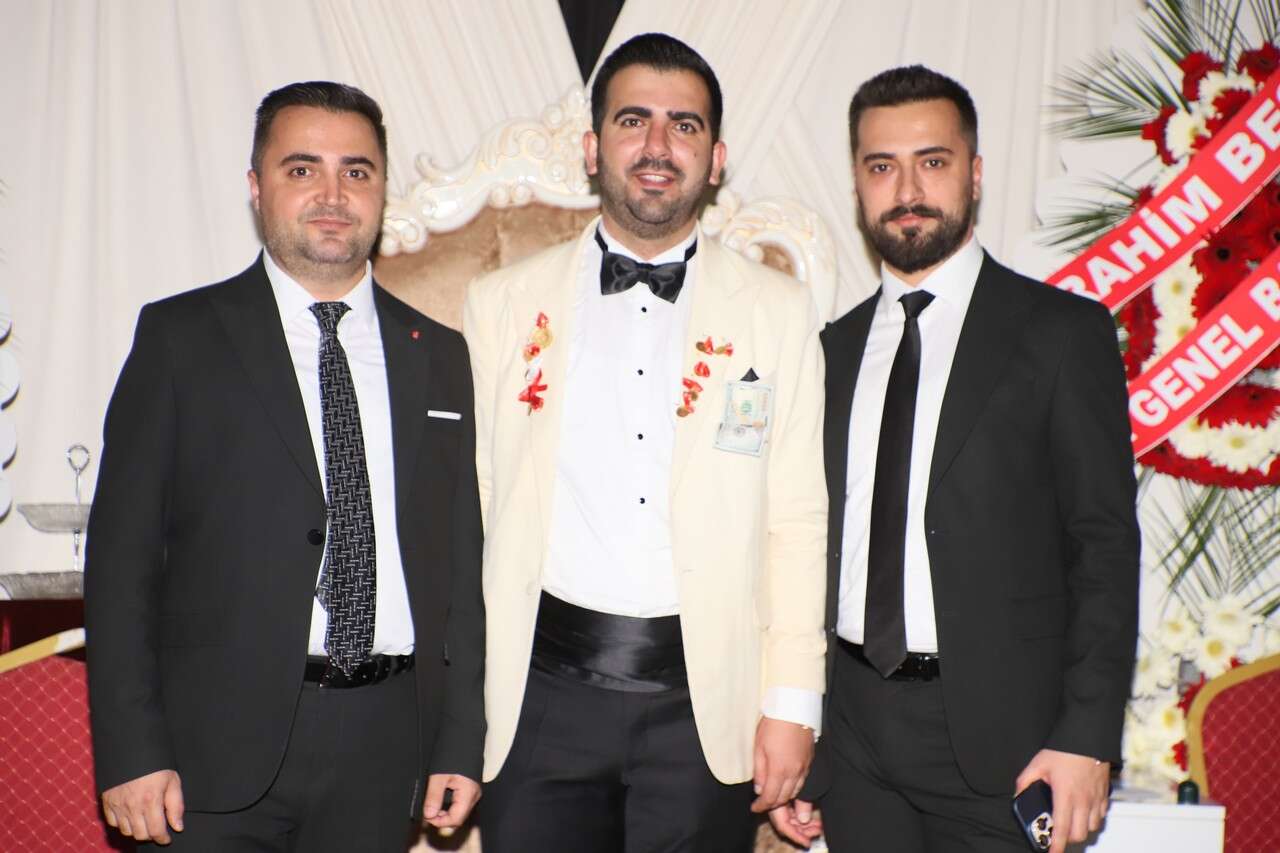 Demir Ailesinin Görkemli Düğünü 53