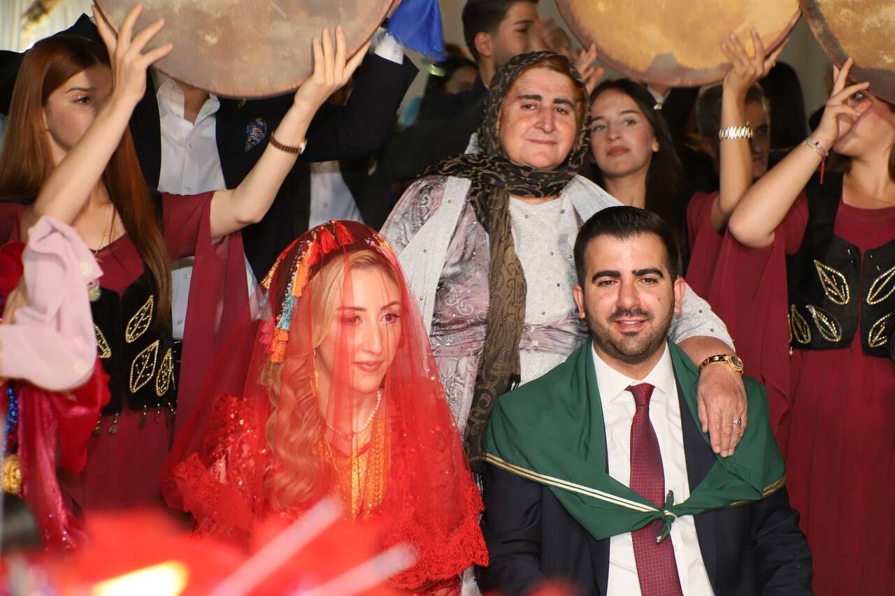 Demir Ailesinin Görkemli Düğünü 56